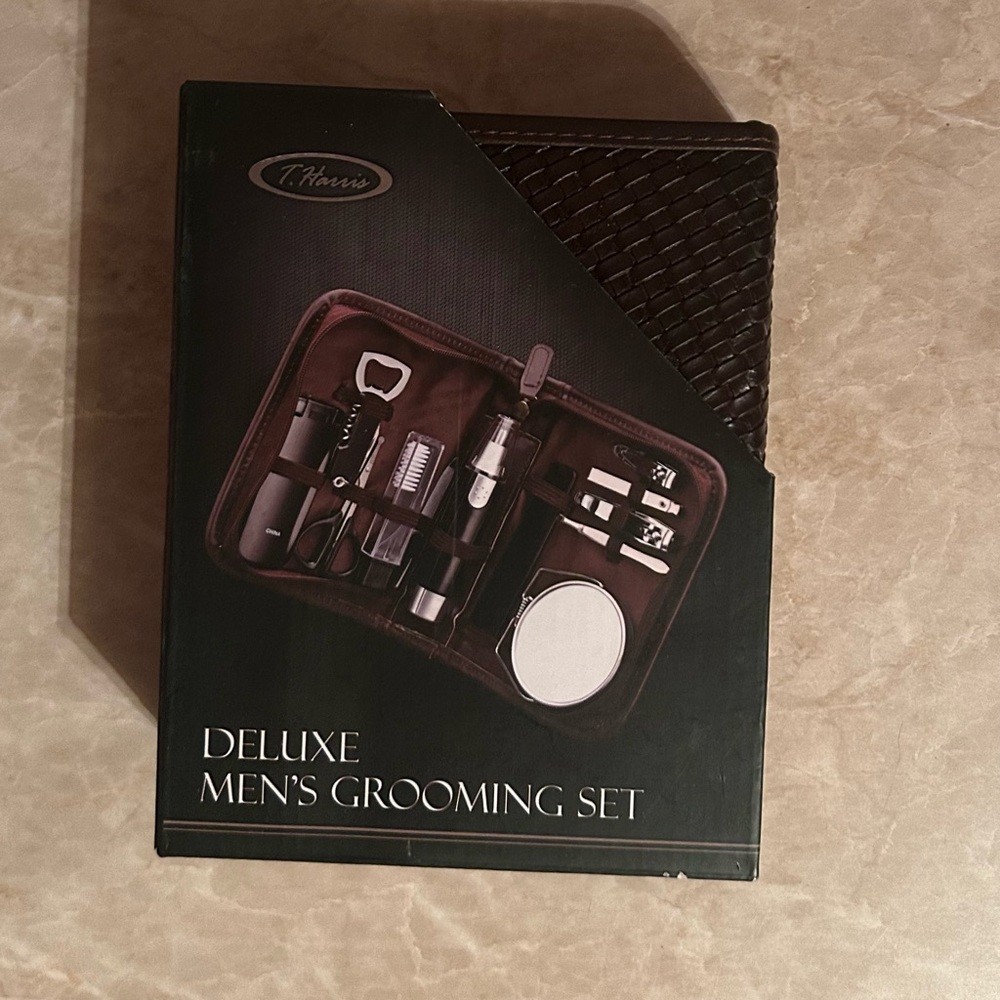 Deluxe Mens Grooming Set - Brown
